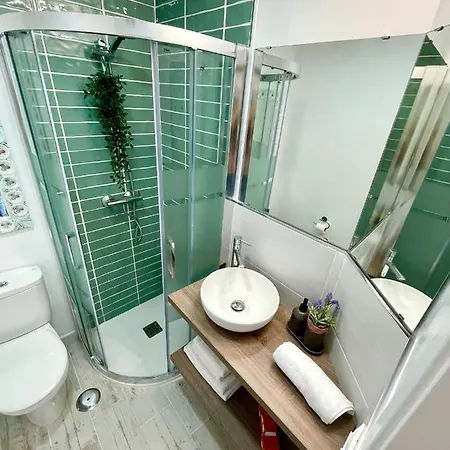Gatu Premium Atico Caleta , Preferente Mayores De 25 Anos Y Familias Apartment Cadiz