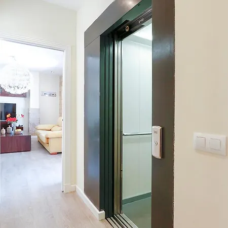 Gatu Premium Atico Caleta , Preferente Mayores De 25 Anos Y Familias Apartment